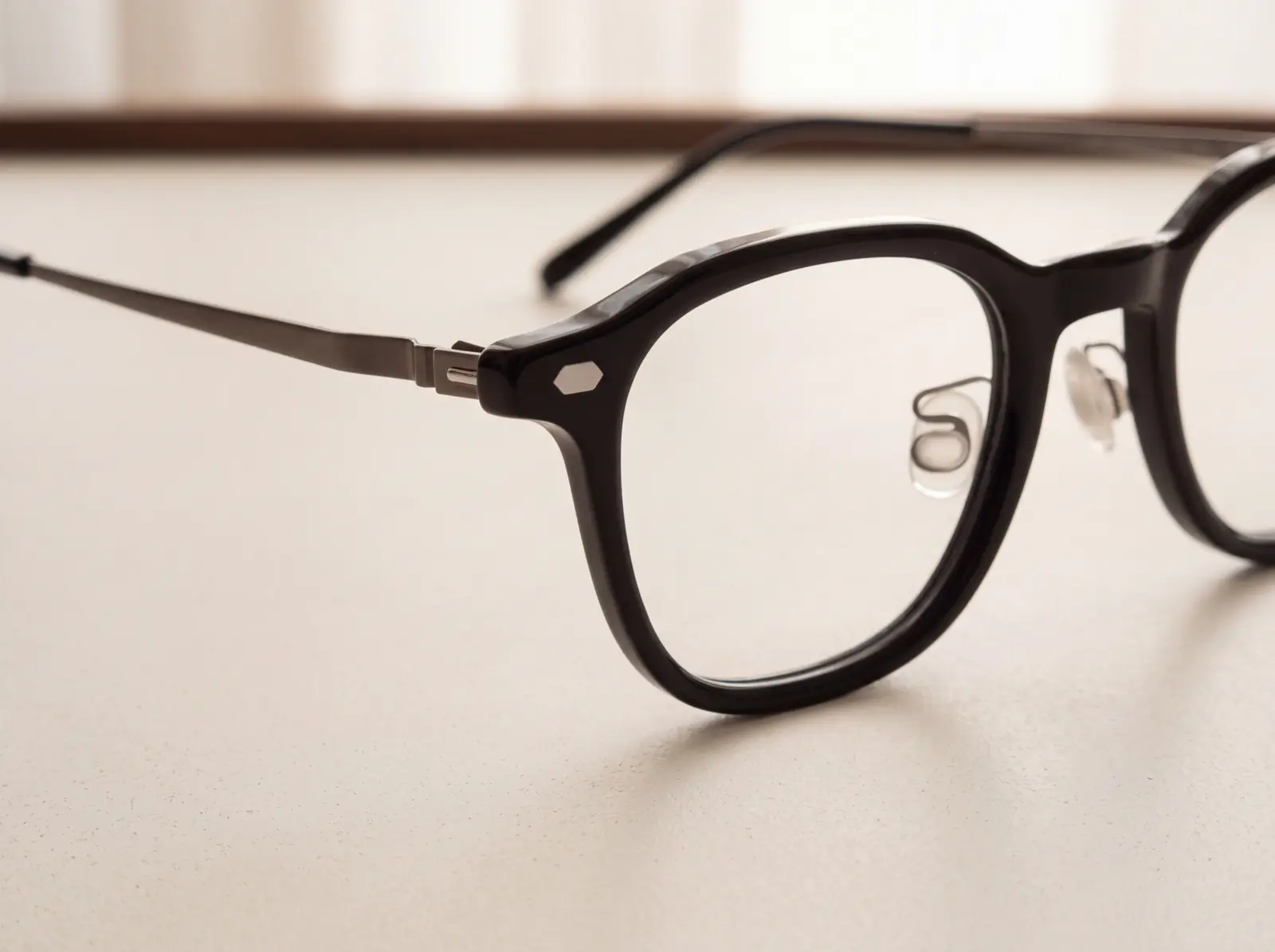 POD Black frame detail